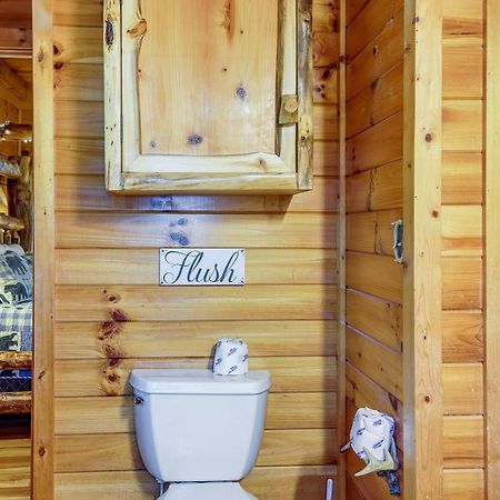 Sevierville Cabin With Wraparound Deck And Lake Access المظهر الخارجي الصورة