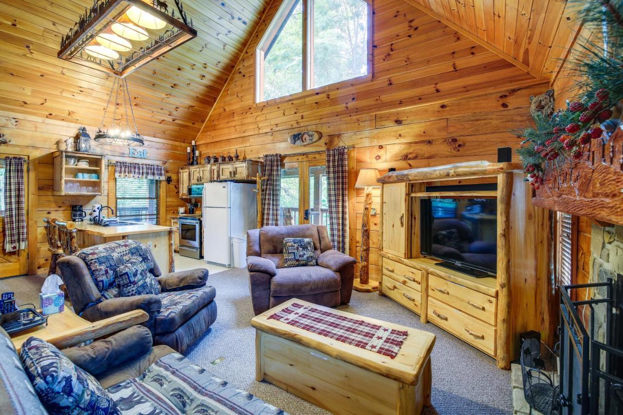 Sevierville Cabin With Wraparound Deck And Lake Access المظهر الخارجي الصورة
