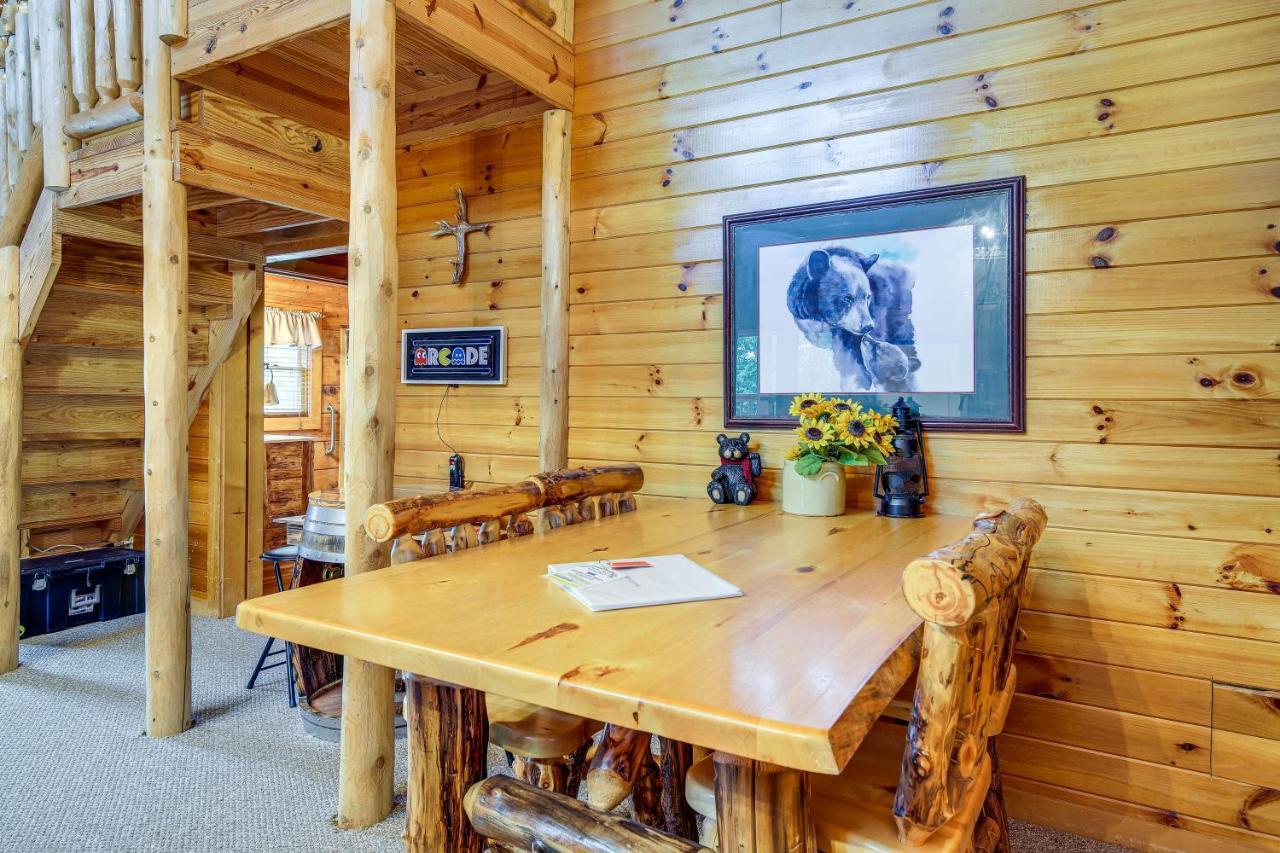 Sevierville Cabin With Wraparound Deck And Lake Access المظهر الخارجي الصورة