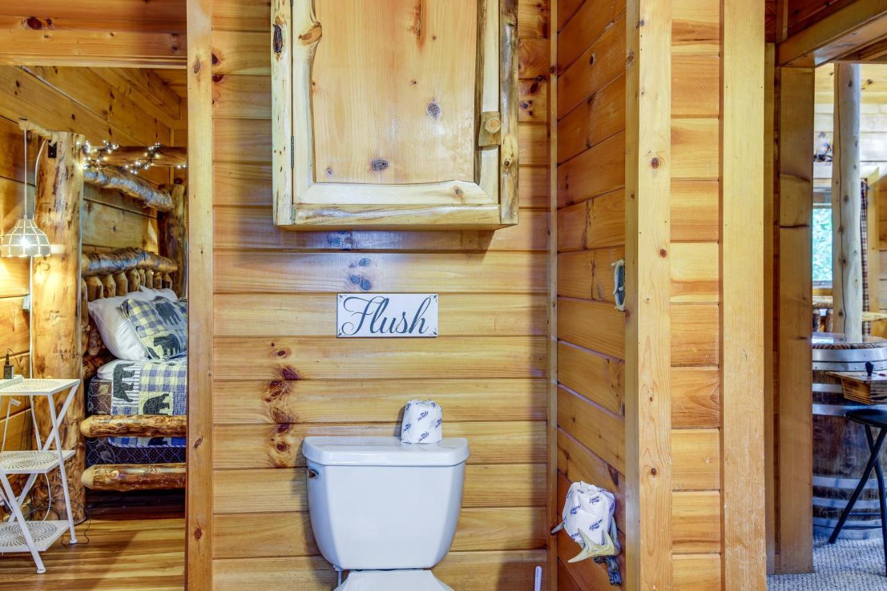 Sevierville Cabin With Wraparound Deck And Lake Access المظهر الخارجي الصورة