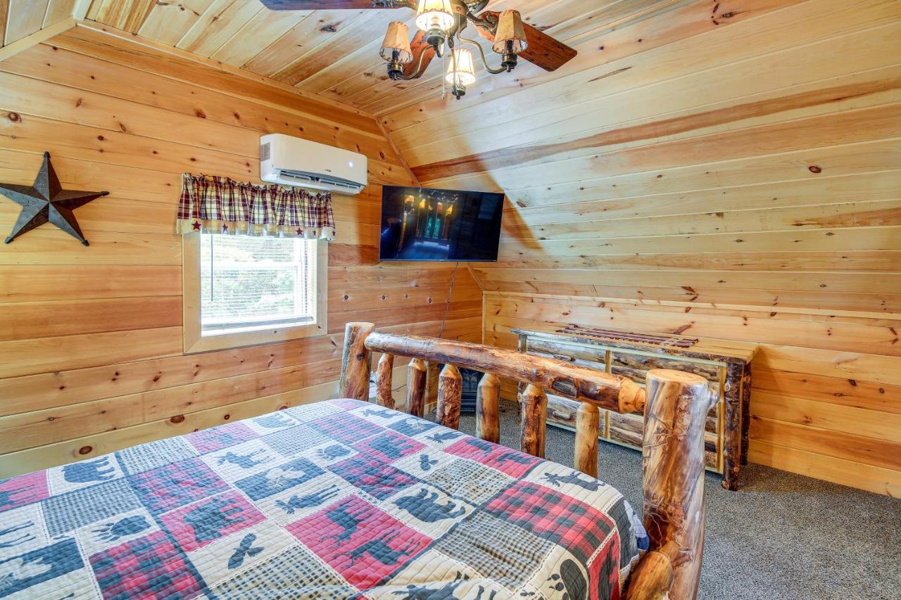 Sevierville Cabin With Wraparound Deck And Lake Access المظهر الخارجي الصورة