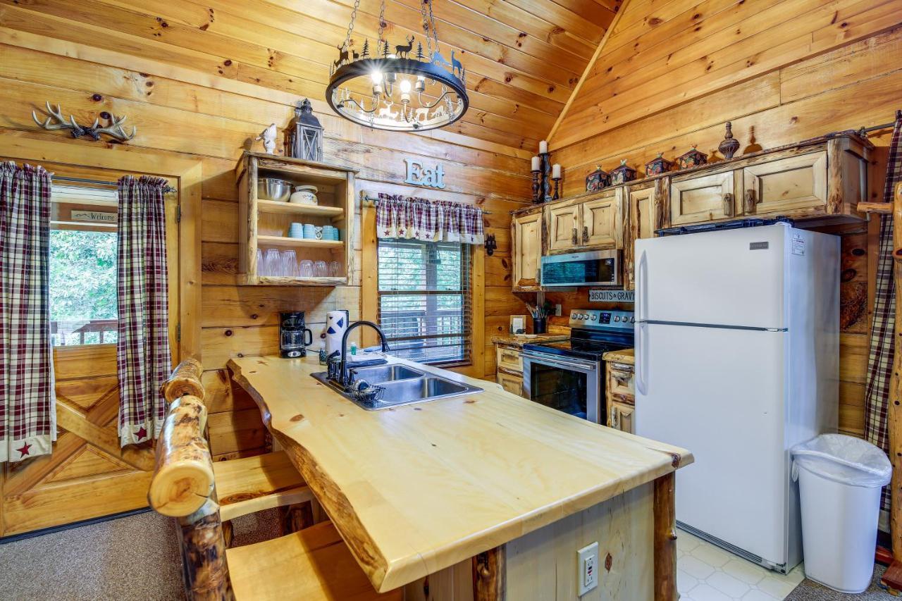 Sevierville Cabin With Wraparound Deck And Lake Access المظهر الخارجي الصورة